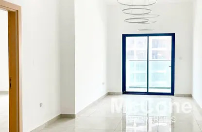 Apartment - 1 Bedroom - 2 Bathrooms for rent in The Square Tower - Jumeirah Village Circle - Dubai