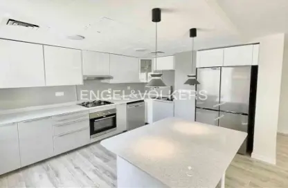 Villa - 2 Bedrooms - 3 Bathrooms for rent in Springs 3 - The Springs - Dubai