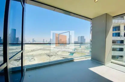 Balcony image for: Apartment - 3 Bedrooms - 4 Bathrooms for rent in Canal Residence - Al Reem Island - Abu Dhabi, Image 1