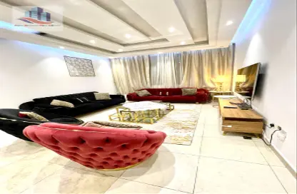 Living Room image for: Apartment - 2 Bedrooms - 3 Bathrooms for rent in Al Khan - Sharjah, Image 1