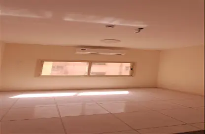 Apartment - Studio - 1 Bathroom for rent in Al Baraha - Deira - Dubai