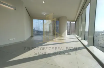 Empty Room image for: Apartment - 3 Bedrooms - 5 Bathrooms for rent in Shining Towers - Al Khalidiya - Abu Dhabi, Image 1