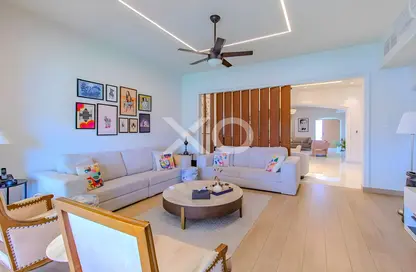 Villa - 4 Bedrooms - 4 Bathrooms for rent in Meadows 9 - Meadows - Dubai