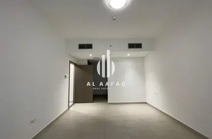 شقة - 2 غرف نوم - 2 حمامات للايجار في المجاز 3 - المجاز - الشارقة