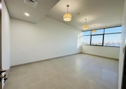 صورةغرفة فارغة لـ: شقة - 2 غرف نوم - 3 حمامات للكراء في مدينة الفلاح - أبوظبي, صورة 1