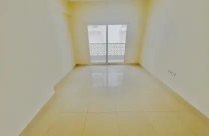 Apartment - 1 Bedroom - 2 Bathrooms for rent in Muwaileh 29 Building - Muwaileh - Sharjah