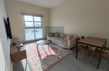 شقة - غرفة نوم - 1 حمام للايجار في قصر الصباح 1 - قصر صباح - مدينة دبي للإنتاج (اي ام بي زد) - دبي