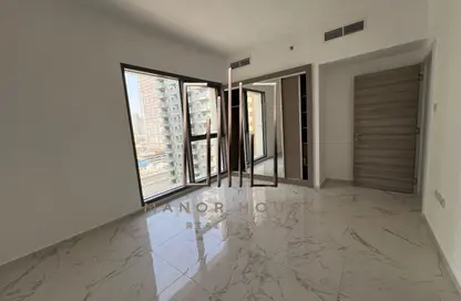 شقة - غرفة نوم - 2 حمامات للايجار في جولدن دريم برج 1 - قرية الجميرا سركل - دبي