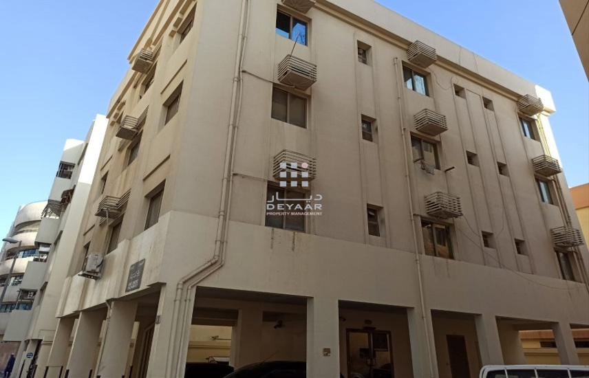 Apartment for Rent in Al Muraqqabat 1 Bedroom Close to Amenities in