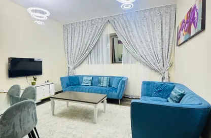 شقة - غرفة نوم - 2 حمامات للايجار في بناء النباعة - النبعة - الشرق - الشارقة