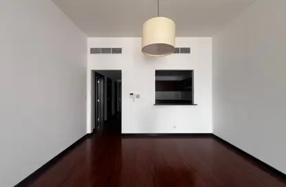 Apartment - 1 Bedroom - 2 Bathrooms for rent in Green Lakes Towers - JLT Cluster S - Jumeirah Lake Towers - Dubai