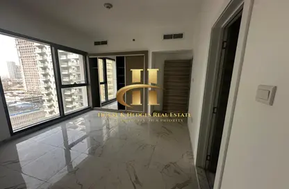 Apartment - 1 Bedroom - 2 Bathrooms for rent in Golden Dream Tower 1 - Jumeirah Village Circle - Dubai