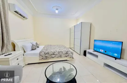 Apartment - Studio - 1 Bathroom for rent in Al Dhafrah Street - Al Mushrif - Abu Dhabi