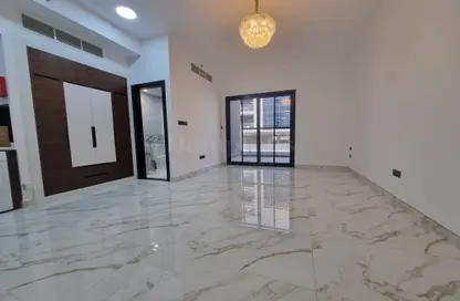 شقة - 1 حمام للايجار في أوليفز ريزيدينس - المدينة الدولية - دبي