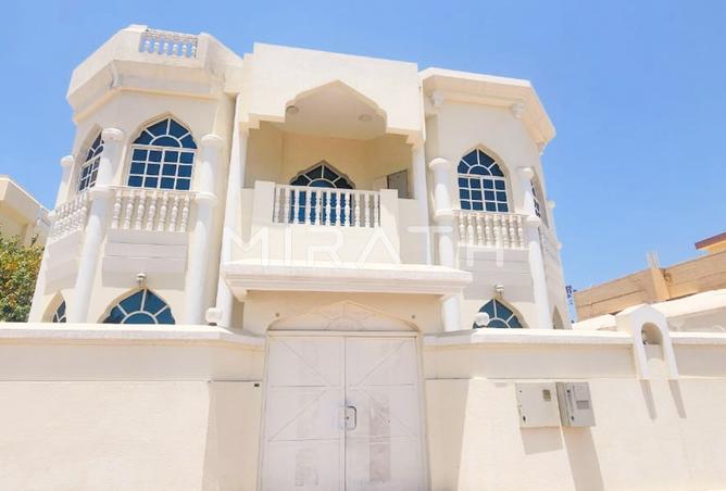 Villa - 4 Bedrooms - 4 Bathrooms for rent in Jumeirah 2 Villas - Jumeirah 2 - Jumeirah - Dubai