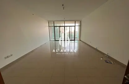 شقة - 2 غرف نوم - 3 حمامات للايجار في المجاز 3 - المجاز - الشارقة
