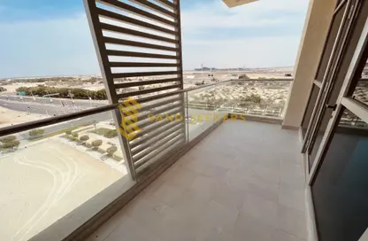 Balcony image for: Apartment - 2 Bedrooms - 4 Bathrooms for rent in P2096 - Al Zeina - Al Raha Beach - Abu Dhabi, Image 1
