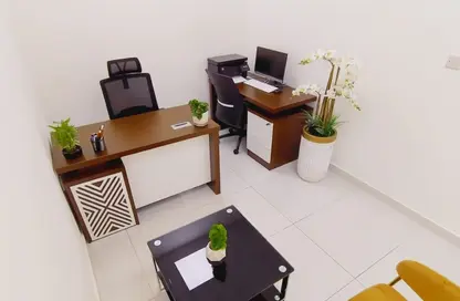 Office Space - Studio - 1 Bathroom for rent in Red Avenue - Al Garhoud - Dubai