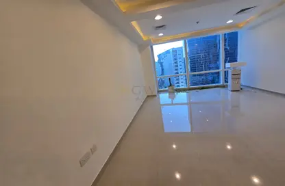 مكتب - استوديو - 2 حمامات للايجار في برج تماني - الخليج التجاري - دبي