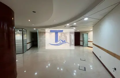 Office Space - Studio - 1 Bathroom for rent in Hamdan Street - Abu Dhabi