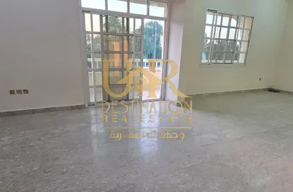 Apartment - 4 Bedrooms - 4 Bathrooms for rent in Al Niyadat - Al Ain