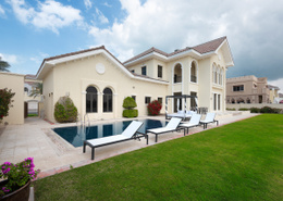 Beachfront signature villa on Palm Jumeirah