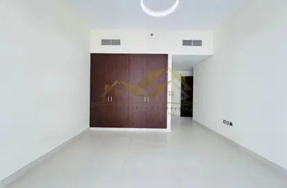 Apartment - 1 Bedroom - 2 Bathrooms for rent in Jumeirah Garden City - Al Satwa - Dubai