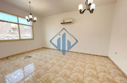 Villa - 4 Bedrooms - 5 Bathrooms for rent in Khuzam - Ras Al Khaimah