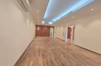 Villa - 6 Bedrooms - 5 Bathrooms for rent in Al Mushrif - Abu Dhabi