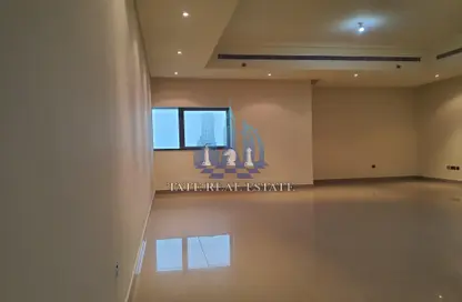Apartment - 3 Bedrooms - 4 Bathrooms for rent in Al Mina - Abu Dhabi