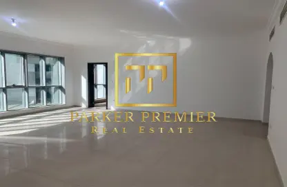 Apartment - 4 Bedrooms - 5 Bathrooms for rent in Al Ahlia tower - Al Khalidiya - Abu Dhabi