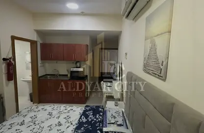 شقة للايجار في مساكن كورنيش عجمان - طريق كورنيش عجمان - عجمان