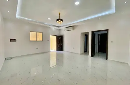 شقة - 2 غرف نوم - 2 حمامات للايجار في مدينة الرياض - أبوظبي