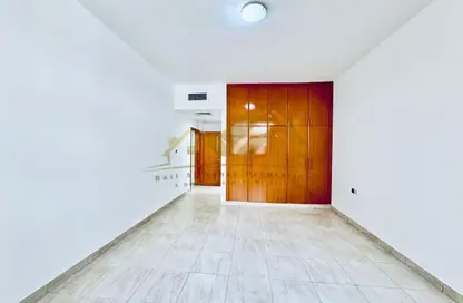 Apartment - 2 Bedrooms - 3 Bathrooms for rent in Karama Centre - Karama Park Area - Al Karama - Dubai