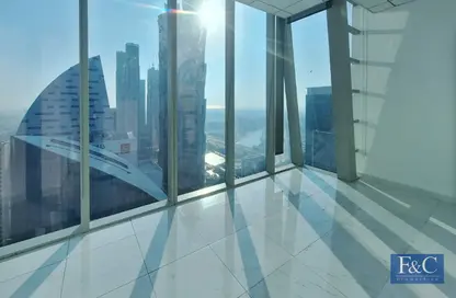 مكتب - استوديو - 1 حمام للايجار في القمة - الخليج التجاري - دبي