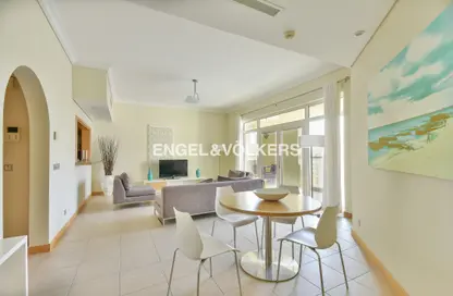 Apartment - 2 Bedrooms - 4 Bathrooms for rent in Al Das - Shoreline Apartments - Palm Jumeirah - Dubai