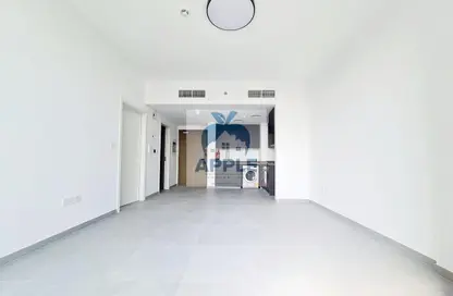 شقة - غرفة نوم - 2 حمامات للايجار في الطراز - حي نسيج - الجادة - الشارقة