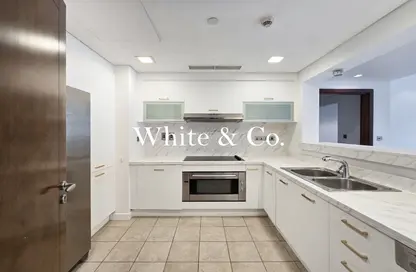 Apartment - 2 Bedrooms - 2 Bathrooms for rent in Marina Residences 1 - Marina Residences - Palm Jumeirah - Dubai