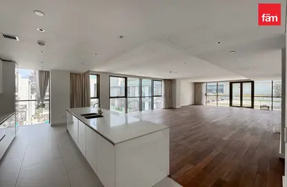 Apartment - 4 Bedrooms - 5 Bathrooms for sale in Building 19 - CityWalk Residential - City Walk - Dubai