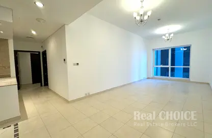 Apartment - 2 Bedrooms - 3 Bathrooms for rent in Latifa Tower - Sheikh Zayed Road - Dubai