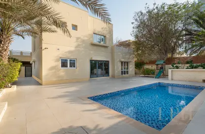 Villa - 4 Bedrooms - 5 Bathrooms for sale in Meadows 2 - Meadows - Dubai
