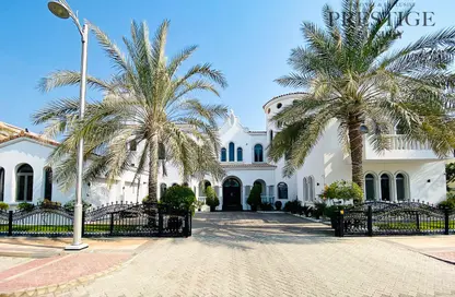 Villa - 6 Bedrooms - 7 Bathrooms for sale in Signature Villas Frond E - Signature Villas - Palm Jumeirah - Dubai