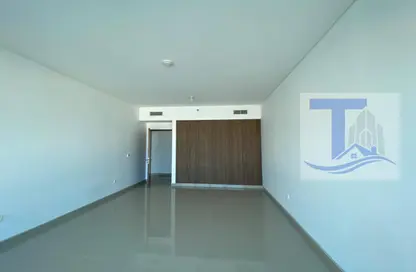 Apartment - 3 Bedrooms - 4 Bathrooms for rent in Airport Road - Abu Dhabi