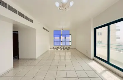 Apartment - 2 Bedrooms - 2 Bathrooms for rent in Saeed Towers - Sheikh Zayed Road - Dubai