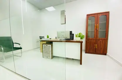 Office Space - Studio - 1 Bathroom for rent in Red Avenue - Al Garhoud - Dubai