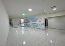 شقة - 3 غرف نوم - 4 حمامات للكراء في برج الصقر الذهبي - شارع حمدان - أبوظبي