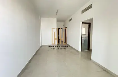 شقة - غرفة نوم - 2 حمامات للايجار في ميدان الرولة - منطقة الرولة - الشارقة
