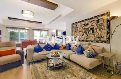 فيلا - 8 غرف نوم - 8 حمامات للبيع في الينابيع 15 - الينابيع - دبي