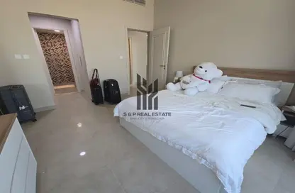 شقة - غرفة نوم - 2 حمامات للايجار في عزيزي بلازا - الفرجان - دبي