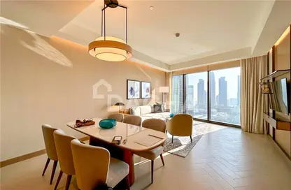 صورة لـ غرفة المعيشة / غرفة الطعام شقة - 3 غرف نوم - 3 حمامات للايجار في العنوان رزيدنسز برج الأوبرا دبي 1 - ذو ادراس ريزيدنس دبي أوبرا - دبي وسط المدينة - دبي ، صورة رقم 1